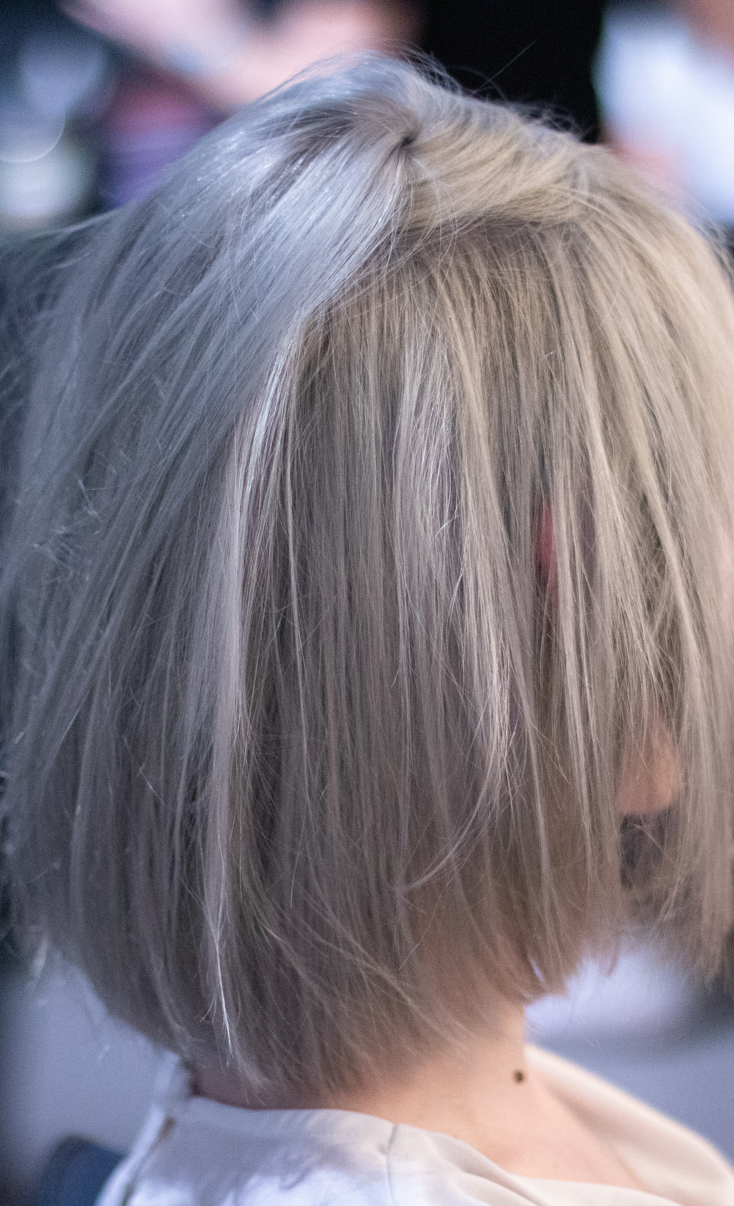 personne de dos présentent coloration gris