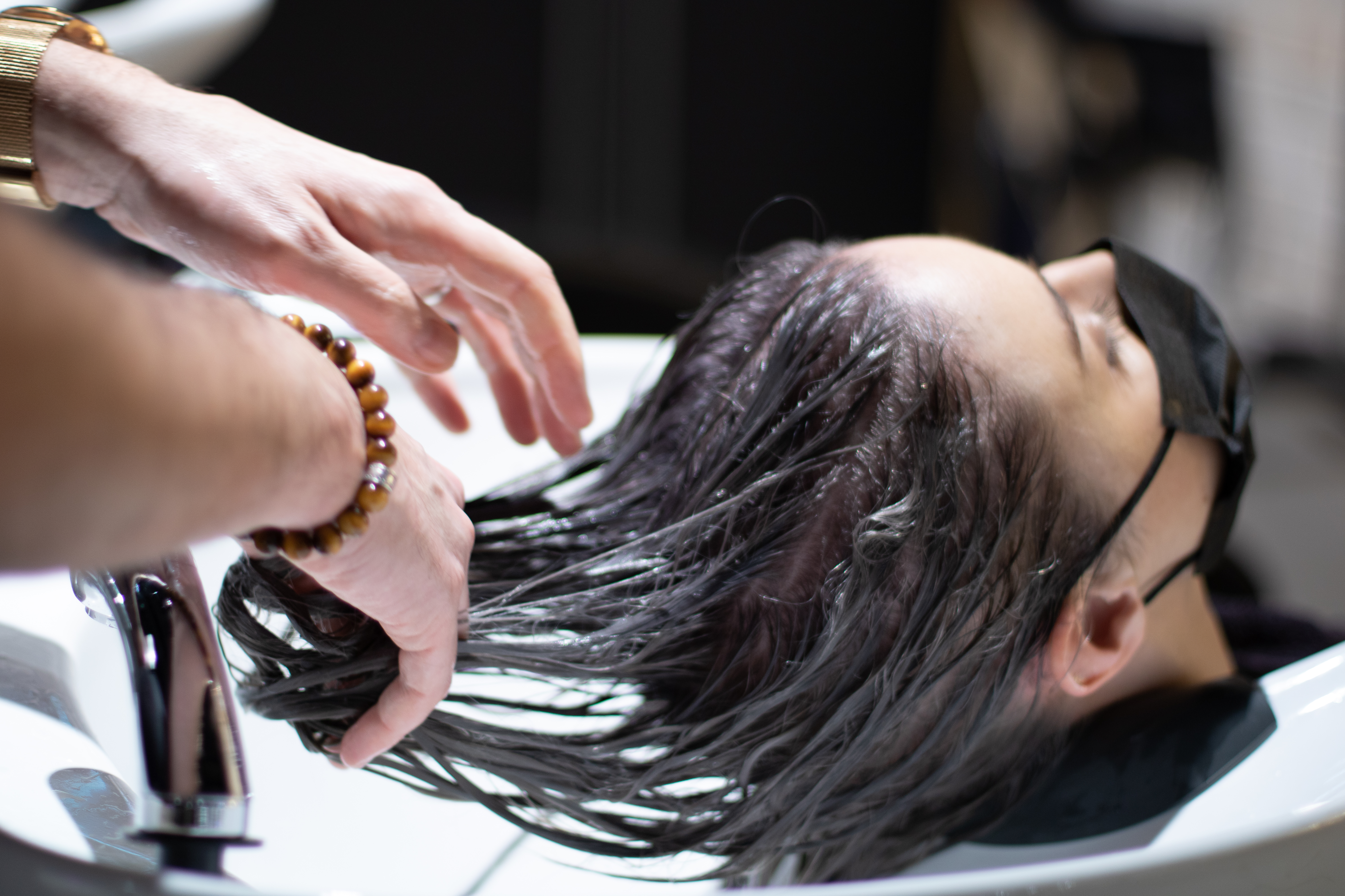 le rituel couleur le gris sur une personne